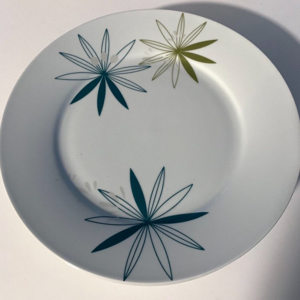 Pier One Vintage Kui Hua porcelain Plates  Set of four